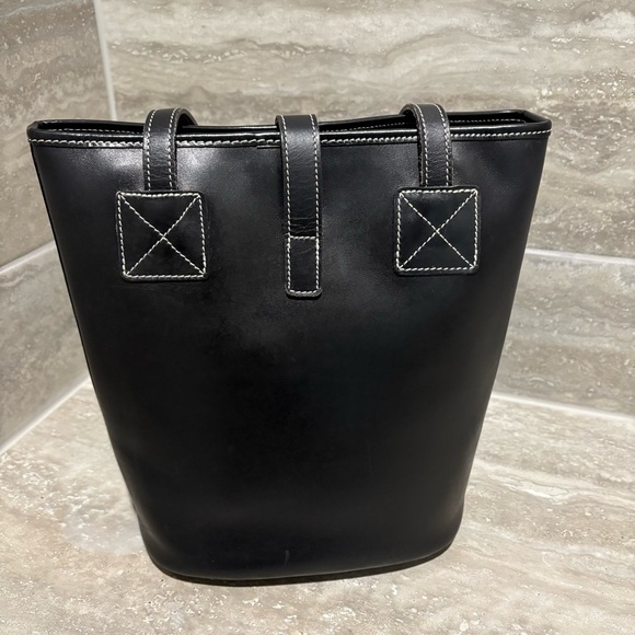 Dooney & Bourke Black Bucket Handbag - Picture 3 of 10